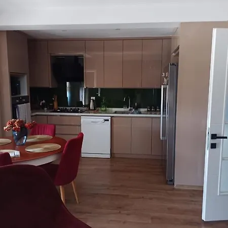 Apartament Dublex House - Near The Airport And Sea And In The